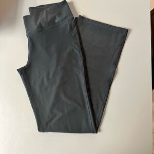 Women’s Nike Dri-Fit black Yoga pants size L. New w/o tags.